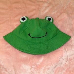 Green Frog Bucket Hat